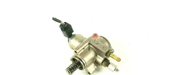 Volkswagen Golf Plus Fuel injection high pressure pump 03C127025T