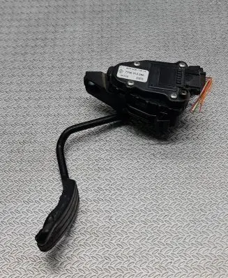 Renault Trafic II (X83) Accelerator throttle pedal 7700313060 6PV00811914