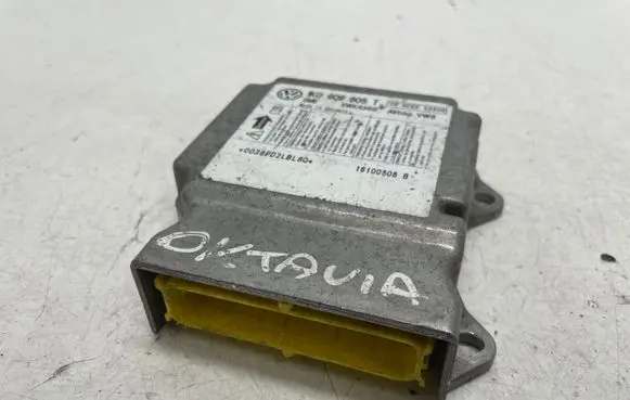 Skoda Octavia Mk3 (5E) Airbag control unit/module 1K0909605T