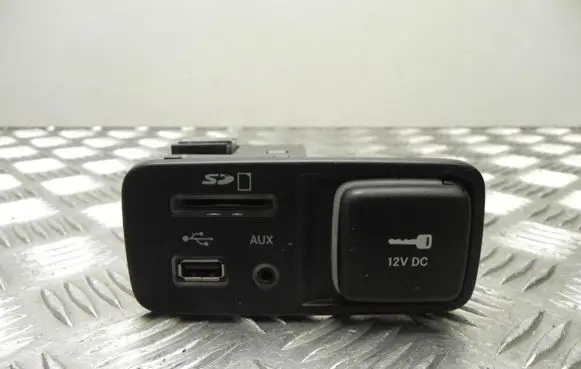 Jeep Cherokee EUR ISO radio connector 68146070AD T5637