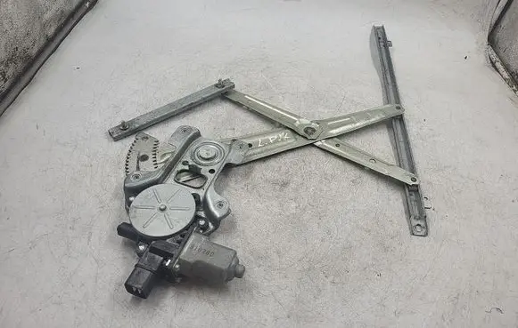 Mitsubishi Lancer X Front door window regulator with motor 810280
