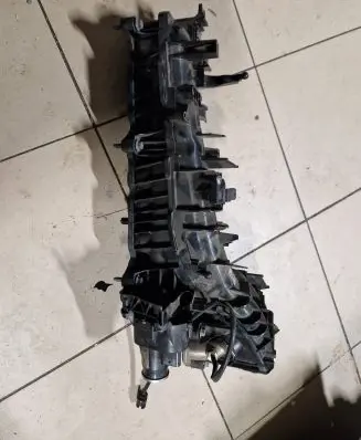 BMW 5 G30 G31 Intake manifold 8579245 19040809152
