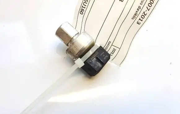 Volvo XC60 Air conditioning (A/C) pressure sensor 31292004