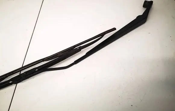 Jeep Grand Cherokee (WK) Front wiper blade arm 