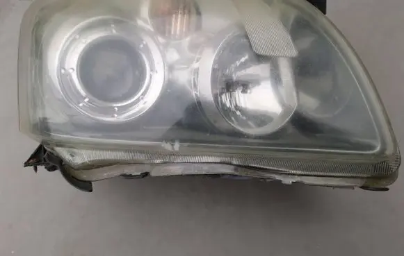 Toyota Avensis T250 Headlight/headlamp 35108