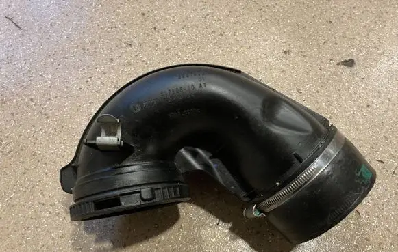 BMW M4 F82 F83 Air intake duct part 8057992