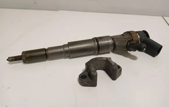 Fuel injector