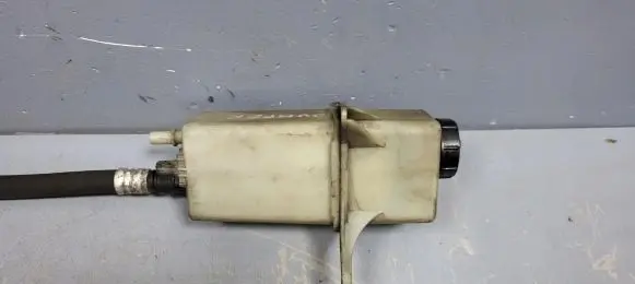 Power steering fluid tank/reservoir