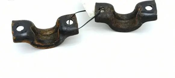Jeep Grand Cherokee (WK) Sway bar bush bracket, front 