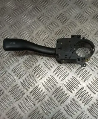 Volkswagen PASSAT B5 Indicator stalk 8L0953513