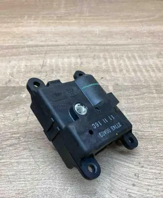 Nissan Qashqai Air flap motor/actuator 2774300A03 111116C