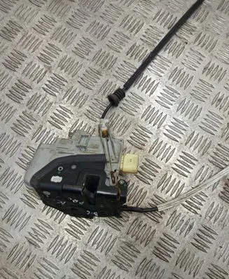 Volkswagen PASSAT B6 Front door lock 3C1837015A