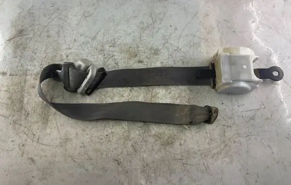 Mitsubishi Pajero Sport I Front seatbelt