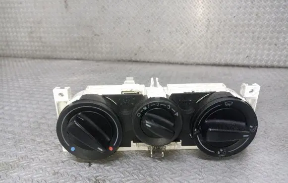 Skoda Octavia Mk1 (1U) Climate control unit 1J0819045E