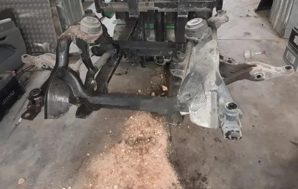 Mercedes-Benz R W251 Front subframe NOCODE