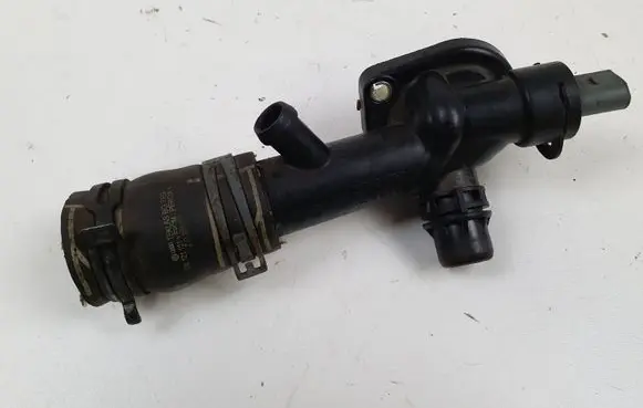Volkswagen PASSAT B6 Engine coolant pipe/hose 03L121101 03L121132Q