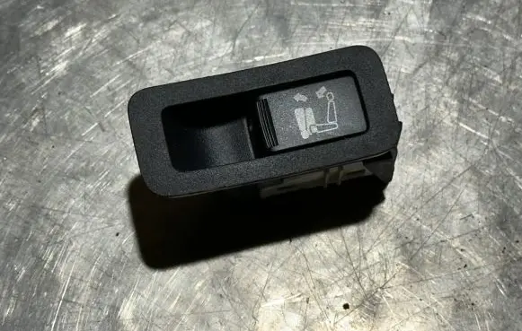 Citroen C-Crosser Seat control switch 8610A048