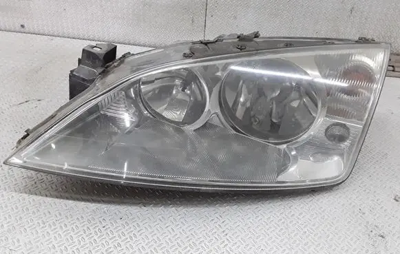 Ford Mondeo Mk III Headlight/headlamp 1S7113006AK 0301174201