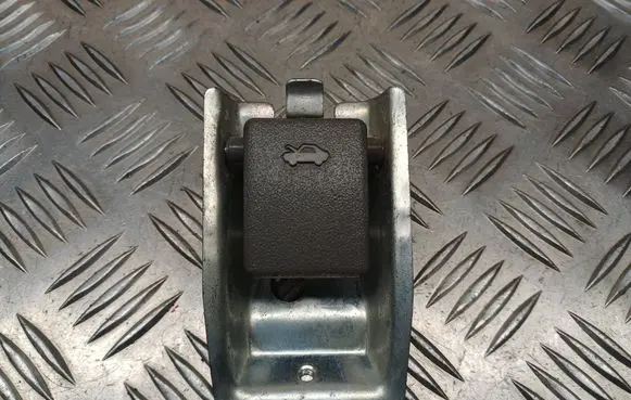 Suzuki Grand Vitara I Engine bonnet (hood) release handle 8215060E0