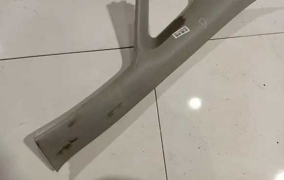 Honda FR-V (D) pillar trim (bottom)