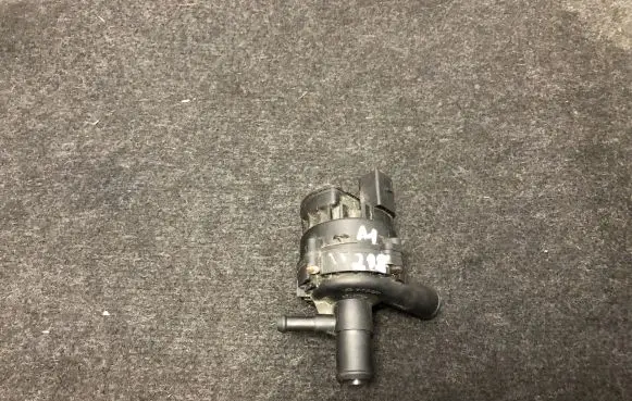 Mercedes-Benz CLS C218 X218 Other engine bay part