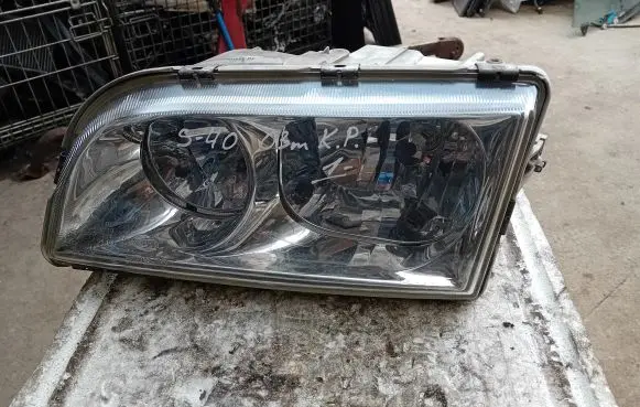 Volvo S40 Headlight/headlamp