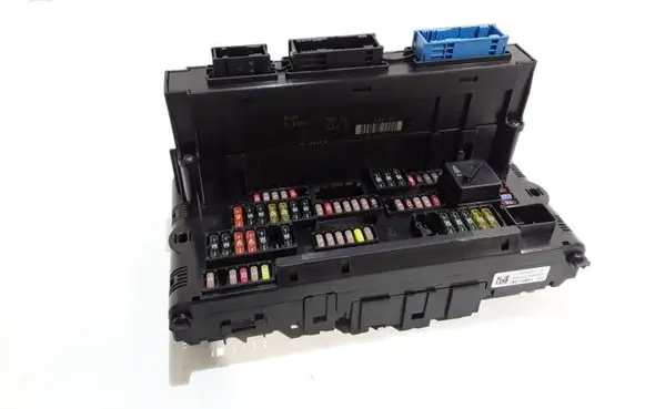 BMW 5 F10 F11 Fuse module 921086101