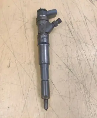 BMW X5 E53 Fuel injector 7789661 0445110131