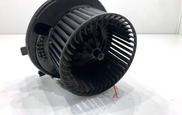 Skoda Octavia Mk2 (1Z) Heater fan/blower 1K1820015