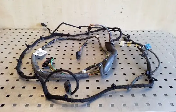 Ford Kuga I Tailgate/trunk wiring harness 8V4T17N400