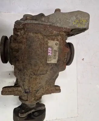 BMW 1 E82 E88 Rear differential 7568032