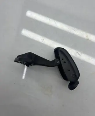 Isuzu D-Max Rear door window winding handle 