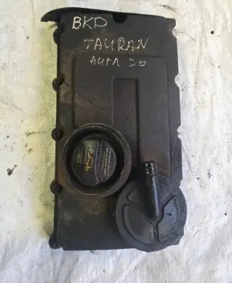 Volkswagen Touran I Rocker cam cover 03G103475 PA66GF25