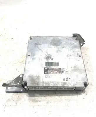 Toyota Avensis T220 Injection control unit/module 8966105800 MB2750004972 2750004972