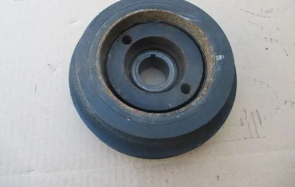 Toyota Corolla E120 E130 Crankshaft pulley 134700G010