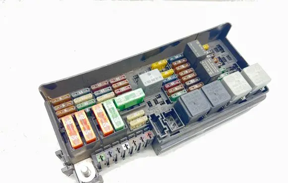 Mercedes-Benz ML W164 Fuse module A1645403372