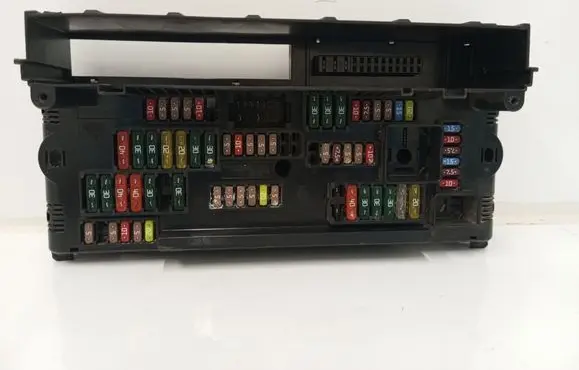 BMW 5 F10 F11 Fuse module 9234421 311210 01416096