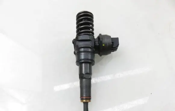 Volkswagen Sharan Fuel injector 038130073AK
