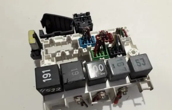 Volkswagen Polo III 6N 6N2 6NF Fuse box set 6X0937403