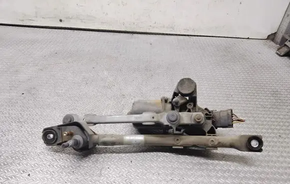 Toyota Aygo AB10 Front wiper linkage and motor