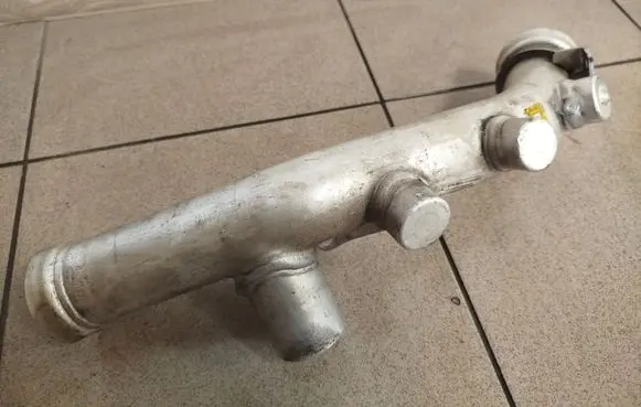 Intercooler hose/pipe