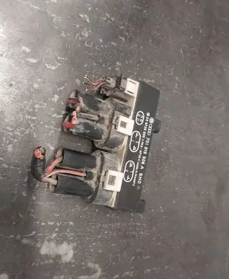 Seat Alhambra (Mk1) Coolant fan relay 701919506A 898726000