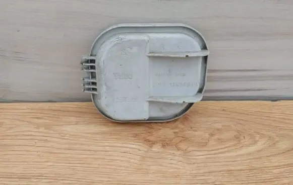 Ford Escort Headlight/headlamp dust cover 95AG-13K060AA
