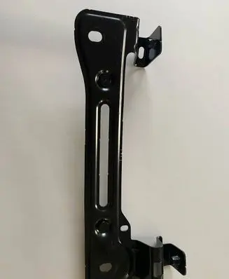 Audi Q7 4M Fender mounting bracket 4M0821432