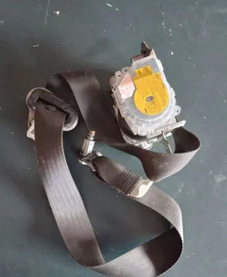 Subaru Forester SH Front seatbelt