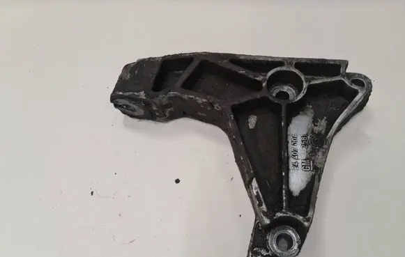 Opel Zafira A Gearbox mounting bracket 24407004 2581 GM2581