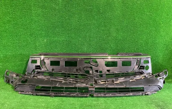 Opel Mokka B Front bumper upper radiator grill 9840788877