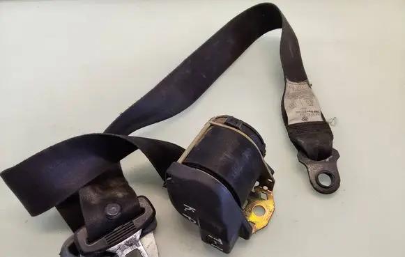 Volkswagen Transporter - Caravelle T4 Front seatbelt 701857805B 40242 00028000
