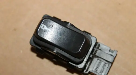 Saab 9-5 Central locking switch button 4617593