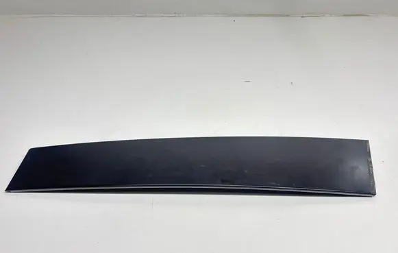 Volkswagen Golf Plus Front door trim (molding) 5M083790203C